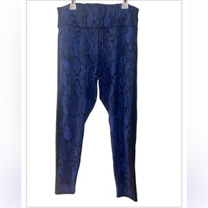 NY & Company Blue and Black Snake Print Leggings